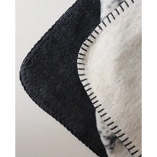 Load image into Gallery viewer, Georgia Iconic Image ’Arch’ Blanket - Iconic Image Blanket