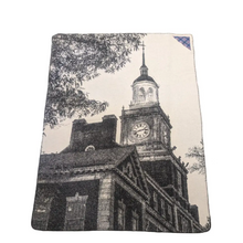 Load image into Gallery viewer, Howard Iconic Image Blanket - Iconic Image Blanket